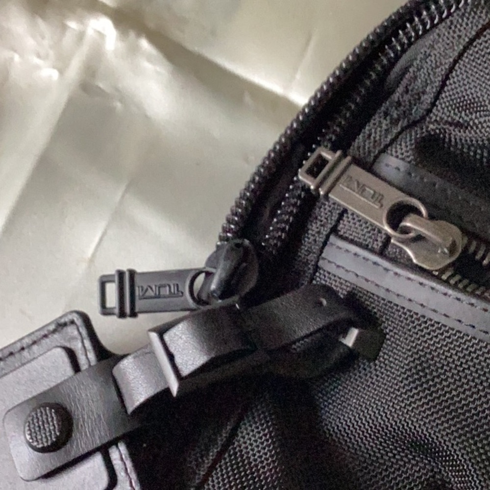 Tumi Briefcase - Picture 10 of 12